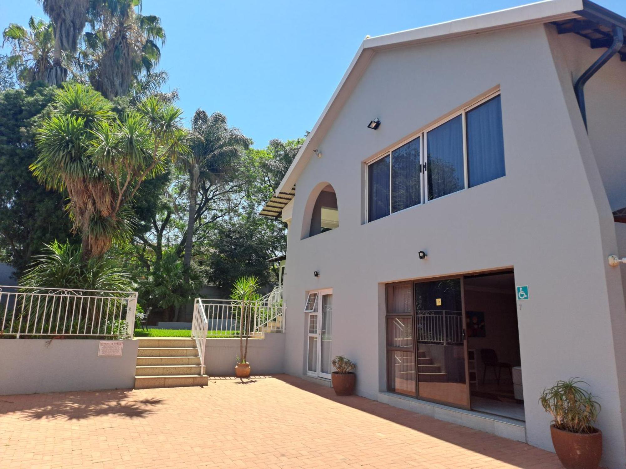 8 On Acacia Guesthouse Bedfordview Екстериор снимка