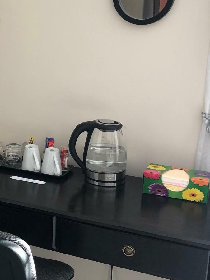 8 On Acacia Guesthouse Bedfordview Екстериор снимка